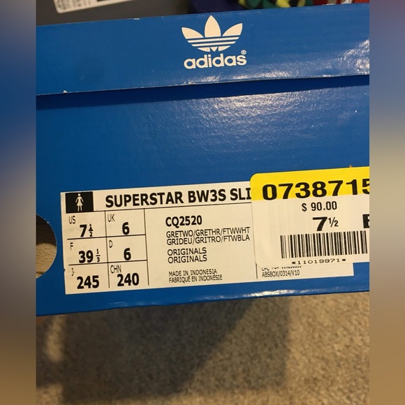 Like new Adidas Superstar slip on sneakers size 7.5 - Picture 4 of 4